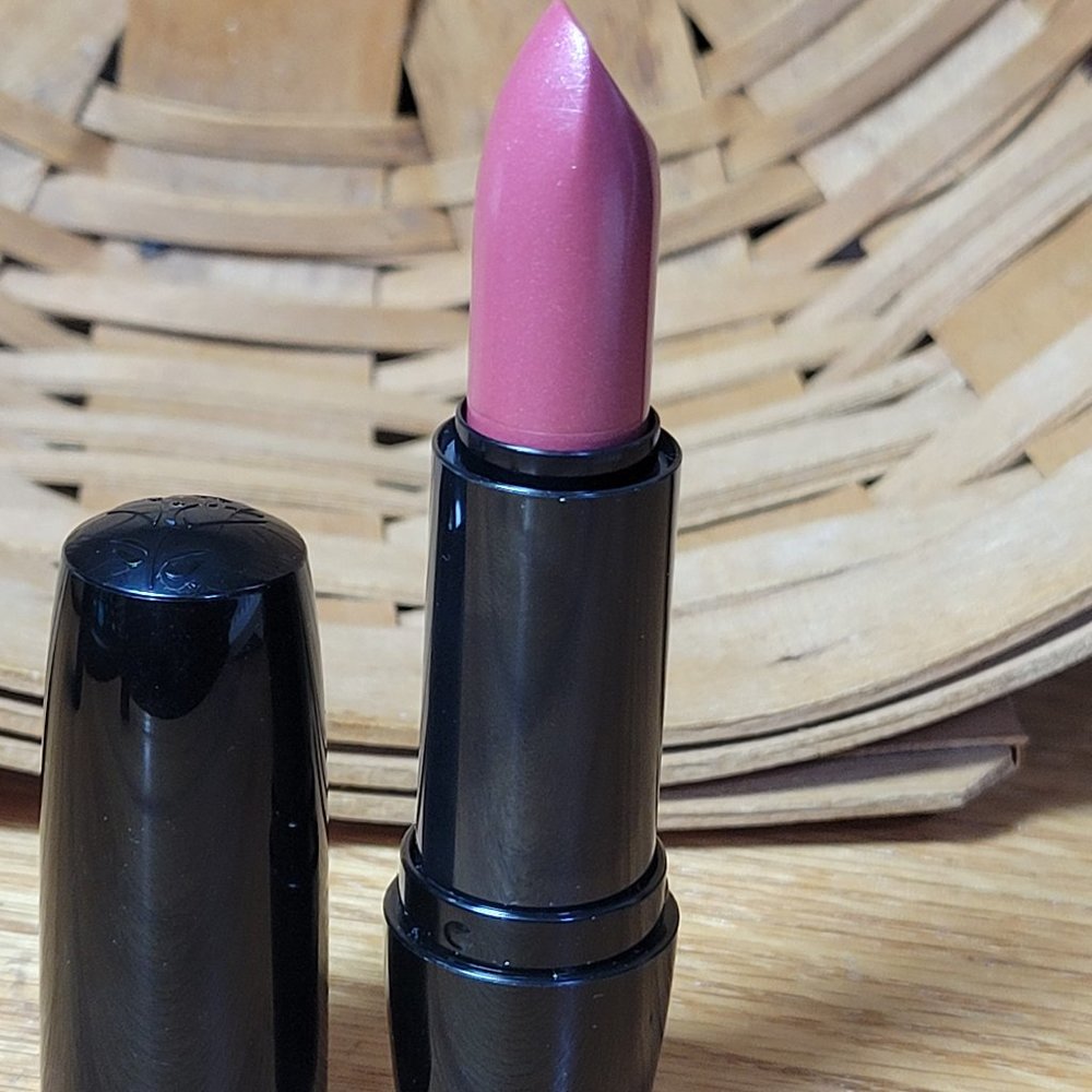 Lancôme Color Design Lipstick  The New Pink (Sheer)
